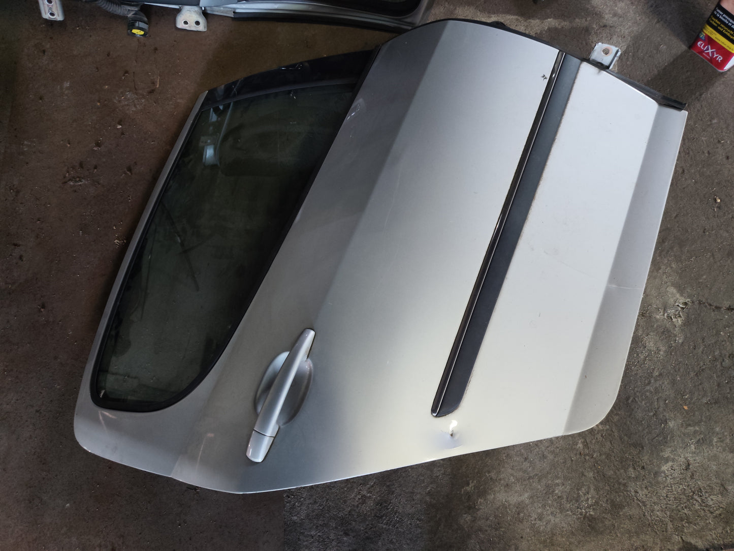 Porte arrière Peugeot 407 Berline Phase 1 - Complète