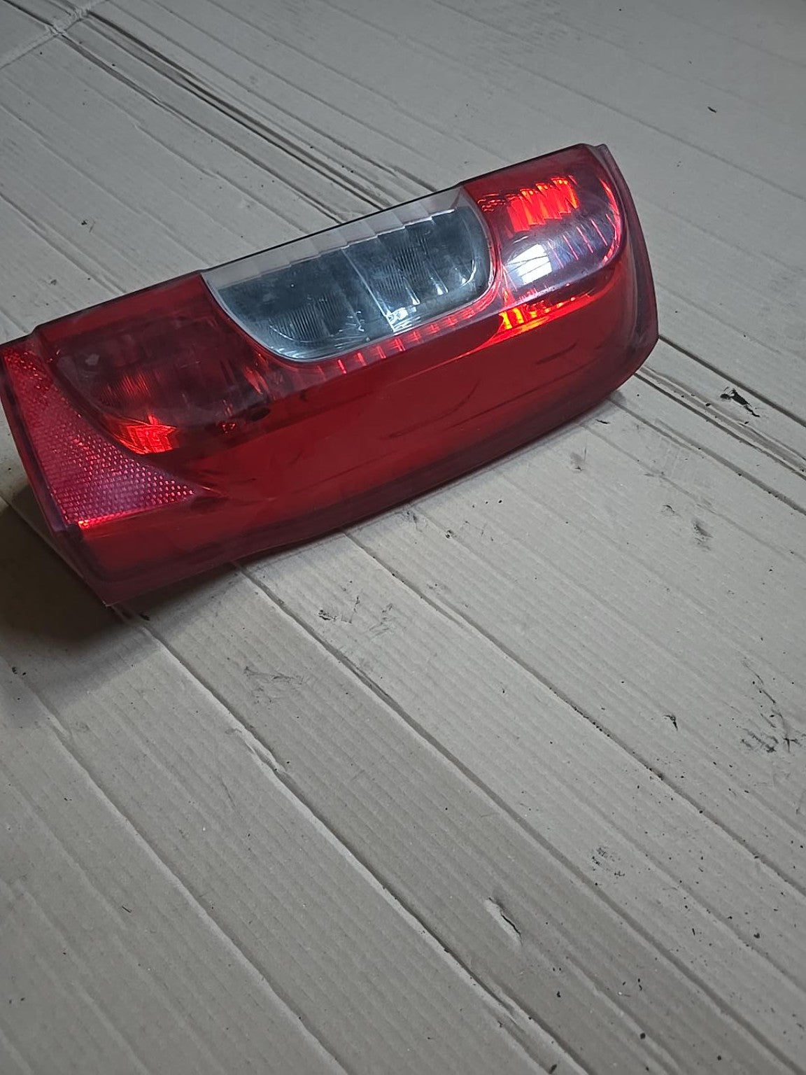 Feu arrière droit Citroën Nemo angle