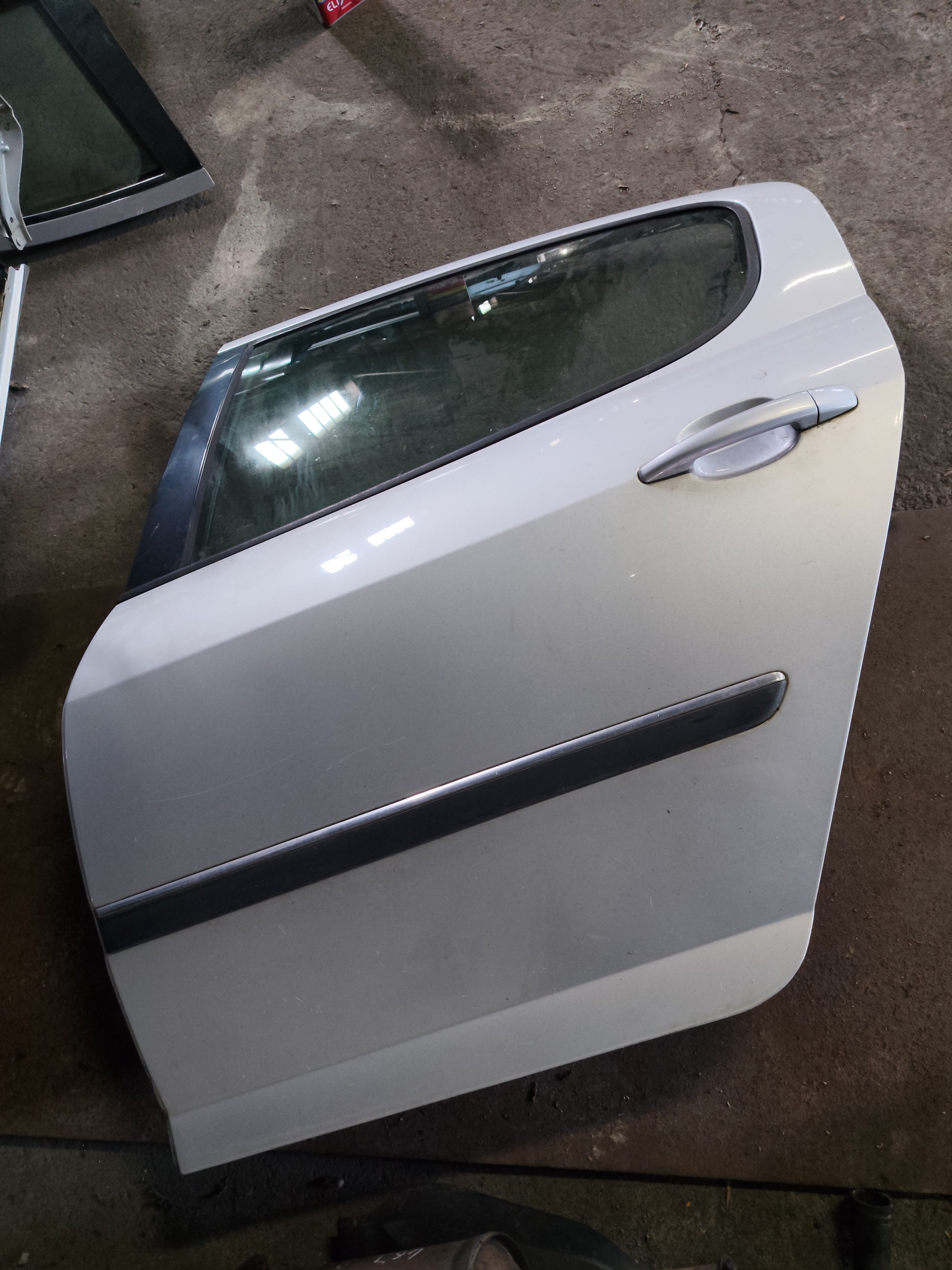 Porte arrière conducteur Peugeot 407 Berline Phase 1 – Occasion